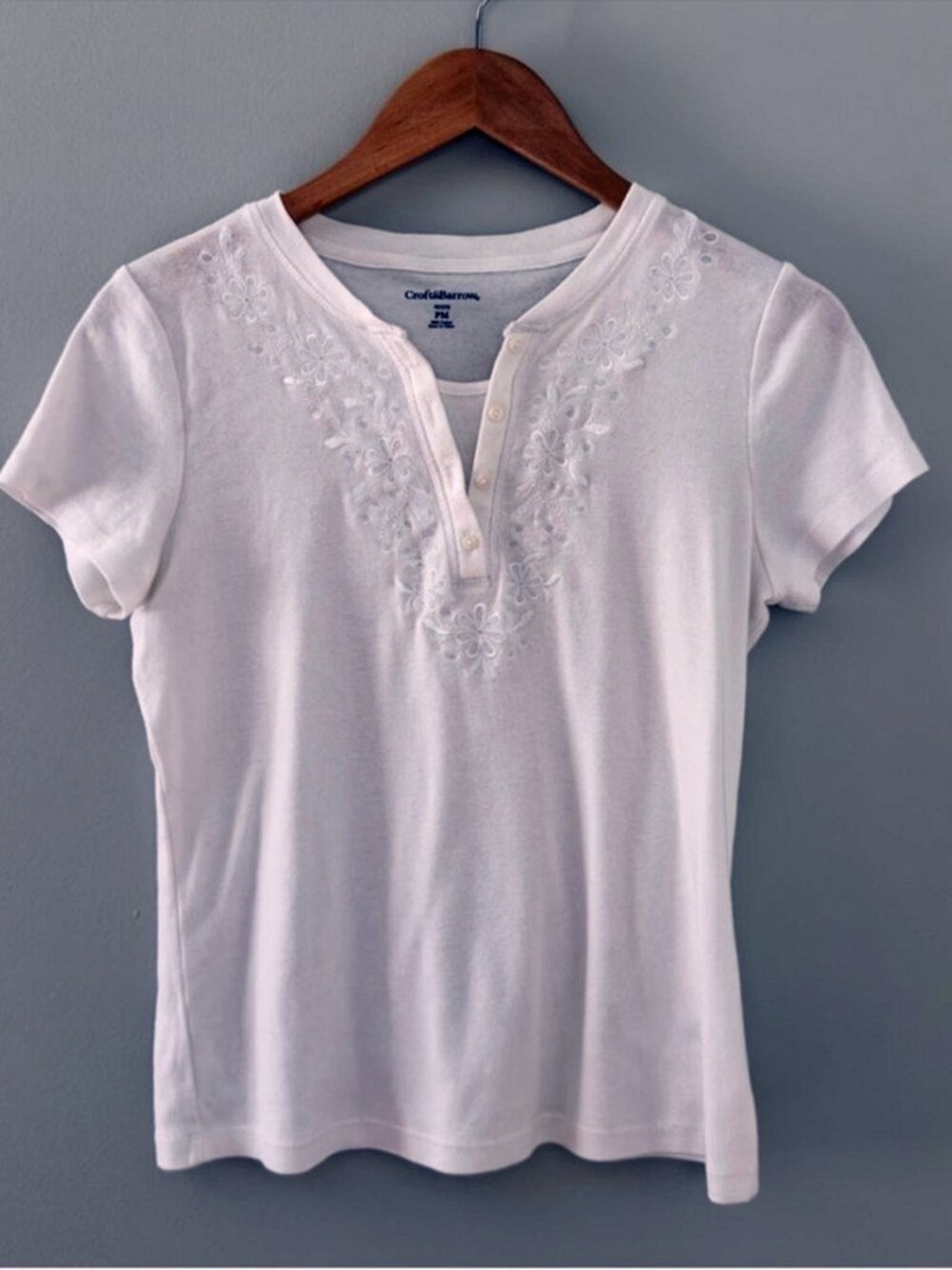 White Floral Embroidery Henley T‑Shirt Women Casual Top